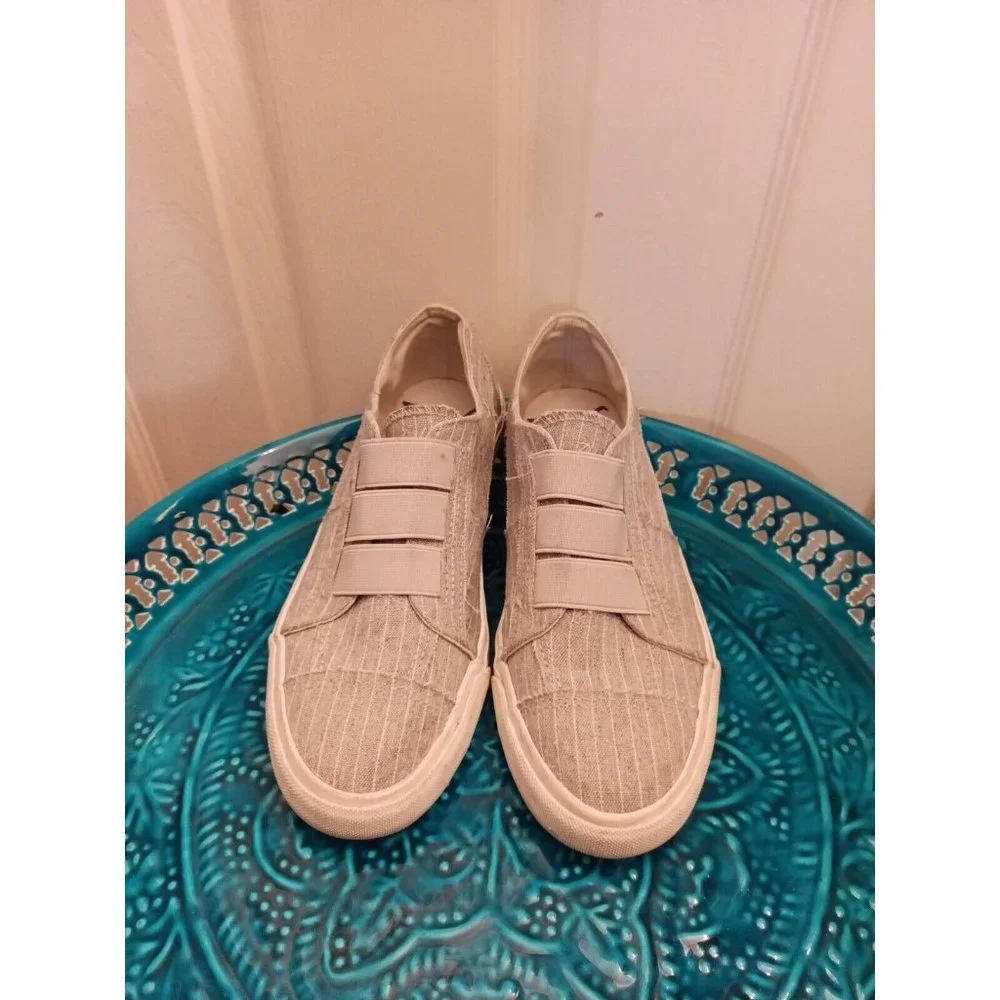 Women's Blowfish Malibu Maura Slip On Gray Stripes Sneakers Size 7.5 M - Picture 2 of 12